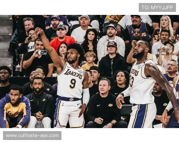 浓眉复出领湖人击败雄鹿 詹姆斯再度拿下30分带队取胜