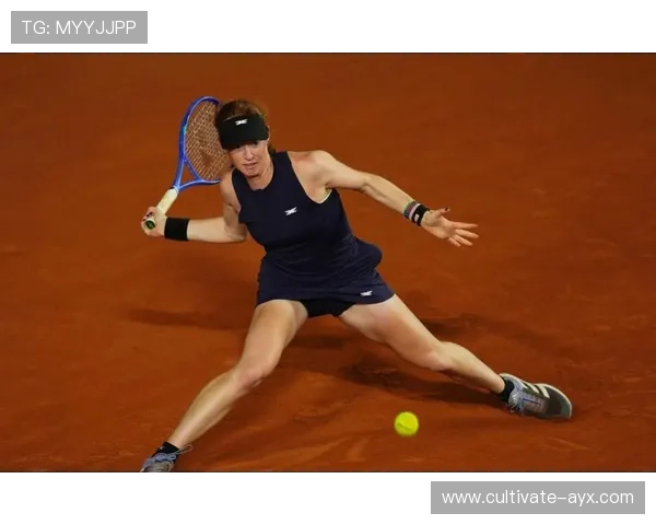 网球界最新赛况揭秘顶尖选手激烈对决瞬间回顾