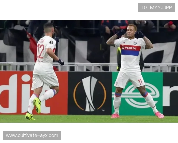 西汉姆联俱乐部最新战绩分析与球员转会动态全解